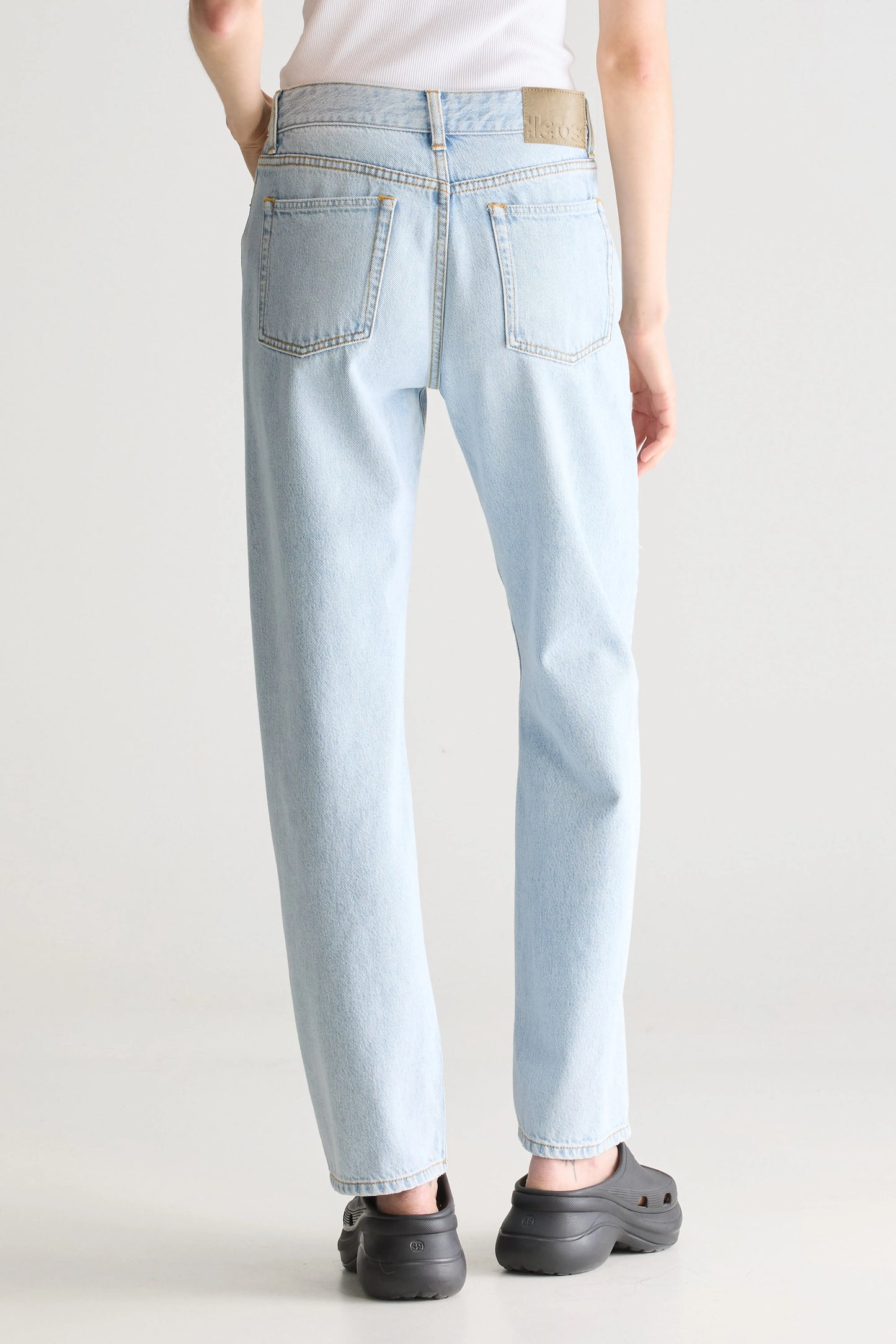 Denim N. 32 straight jeans (252 / W / USED LT BLUE)