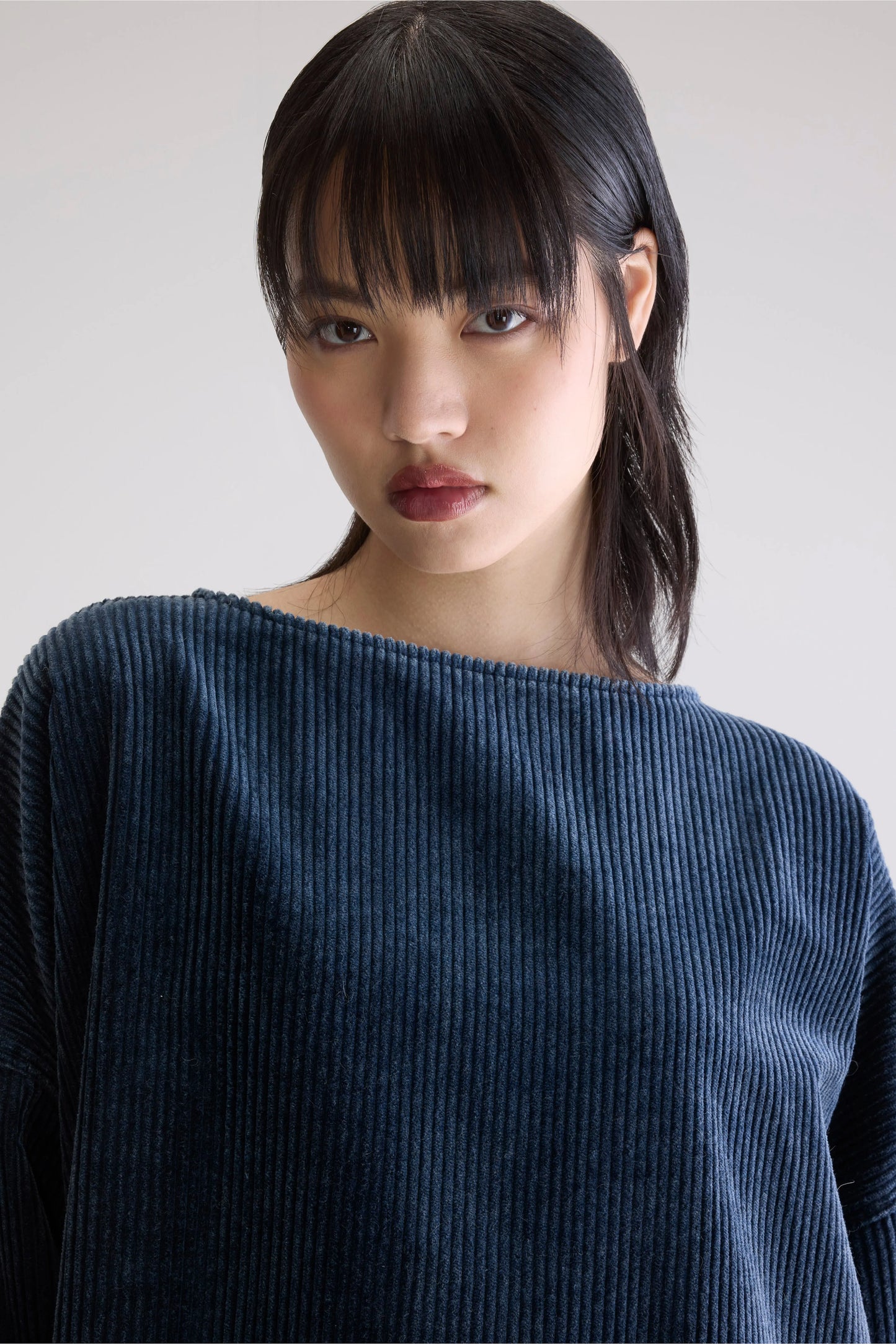 Past corduroy dress (252 / W / BLACK BLUE)
